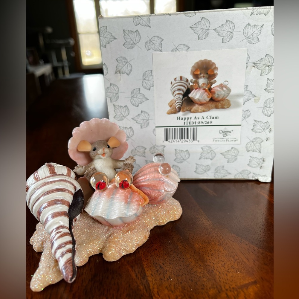 Charming Tails Happy As A Clam Collectible